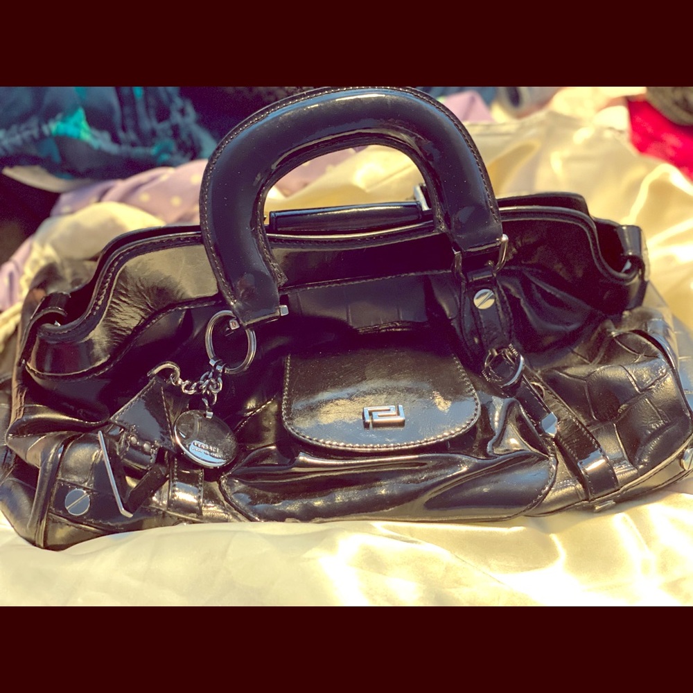 Versace- LG black handbag w/removable keychain